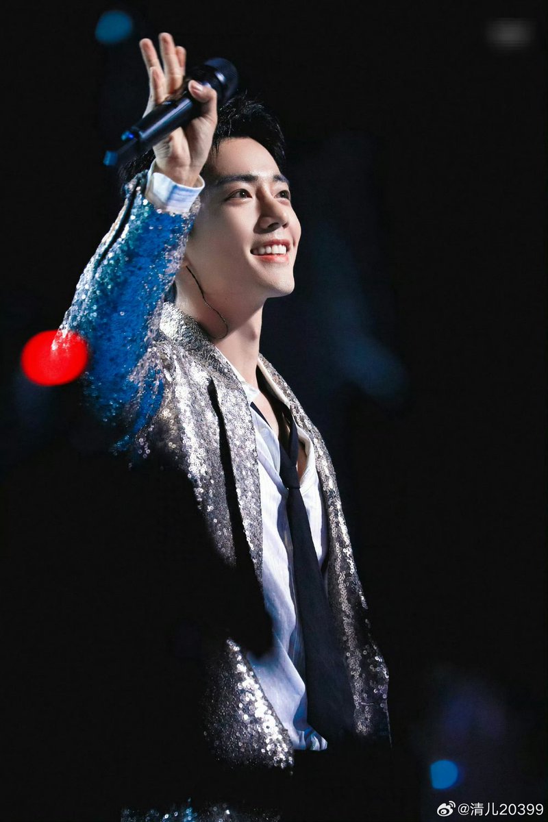 banhmiDaytoy's tweet photo. Khi được đứng trên sân khấu hát anh ấy thực sự rất hạnh phúc 
XIAO ZHAN 8TH DEBUT ANNIVERSARY
#XiaoZhan8thYrDebut
#8YearsWithXiaoZhan https://t.co/lwrtC39Cyg