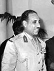 سوال؟ النجمة الثمانية هي نجمة استخدموها حركة تموز ويطلق عليها نجمة عشتار، وهذه الحركة سميت بالوطنيين في ذلك الوقت وقامت هذه الحركة بمجزرة الرحاب وقتل كل الهاشميين انذاك في مملكة العراق وتحويلها إلى جمهورية. انت / انتي ليش موجودة بجنب اسمك؟