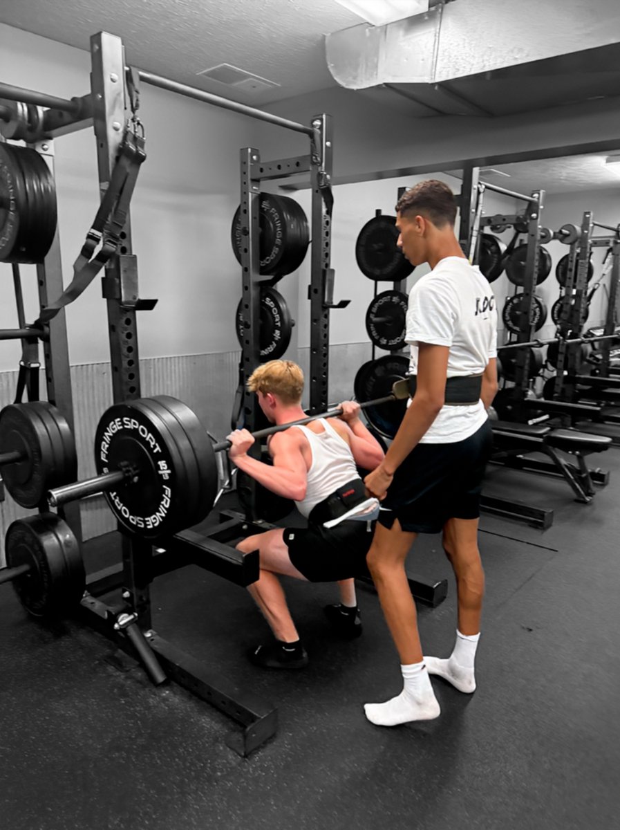 Warren_Academy's tweet image. Pushing limits

#StrengthTraining #StrengthAndConditioning #WATrained