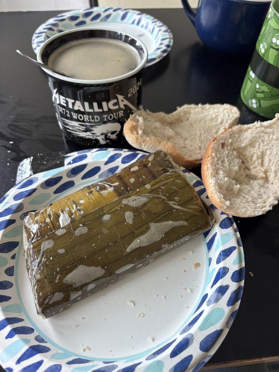 yazgrohll's tweet photo. Vamos a darnos una torta de tamal oaxaqueño de mole 💗
#PoderosoColorado https://t.co/Y2811t6CpS