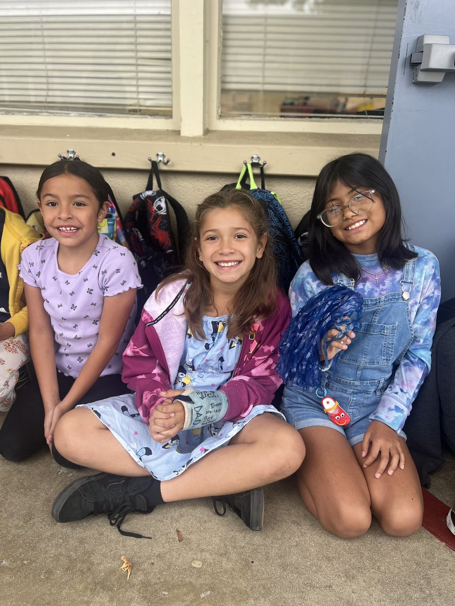 Julie Hernandez tweet media