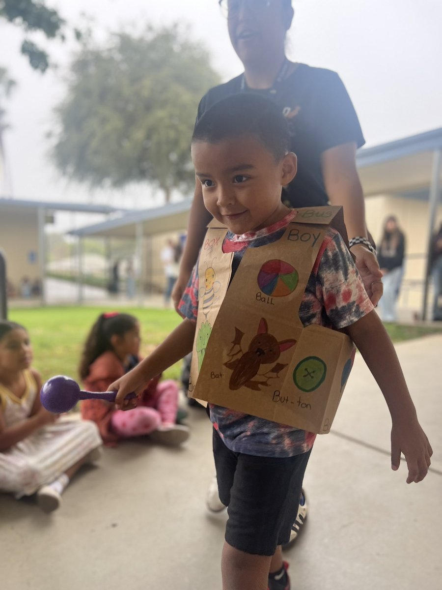 🍎🧸🐱 Kinder Alphabet Parade <a href="/elcerritolhcsd/">El Cerrito School</a> #LHCSD #scottiepride