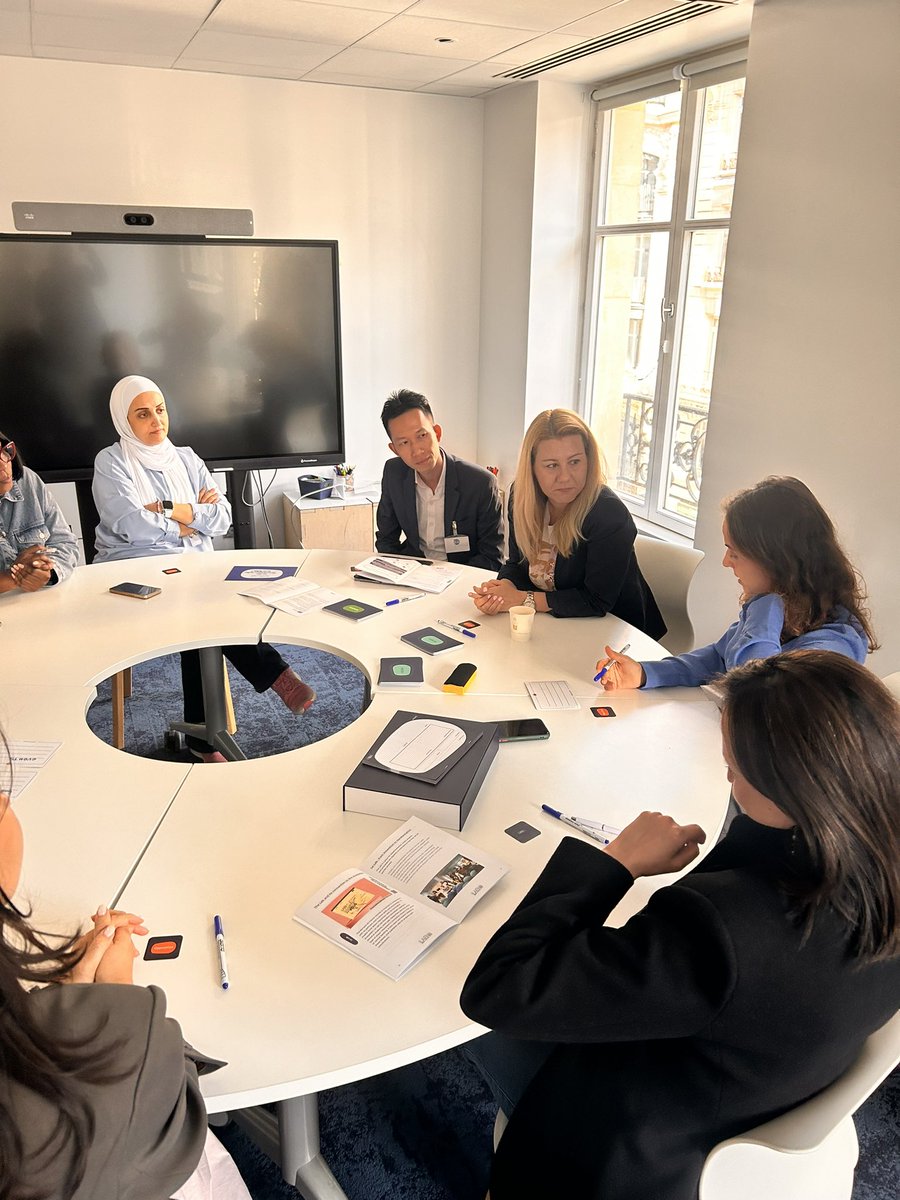 LabBdf's tweet image. Quels sont les leviers pour innover dans une banque centrale ? C’était tout l’enjeu et la réflexion derrière notre atelier et jeu « le Pont de l’Innovation » dans le cadre du séminaire innovation avec l’IBFI #innovation #seminaire #SeriousGame