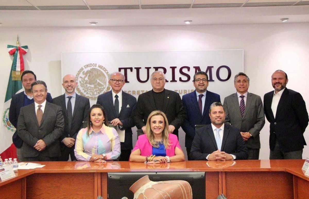 CDMX_2026's tweet photo. #DMT2024 #TurismoYPaz 

En este Día Mundial del Turismo, quiero expresar mi felicitación a todos los profesionales del sector turístico, somos los artífices de sonrisas, los creadores de recuerdos y los embajadores de la cultura y la hospitalidad. https://t.co/ISGb2Btad3