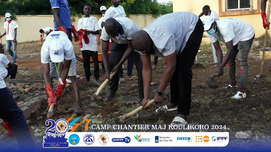 mali_amppf's tweet photo. Les campeurs se sont mobilisés pour une action citoyenne en procédant au nettoyage du Centre de Santé de Référence (CSREF) de Koulikoro.
#CampChantier2024 #20AnsMAJ #JeunesseEngagée #AMPPF https://t.co/88hgrXyPFi