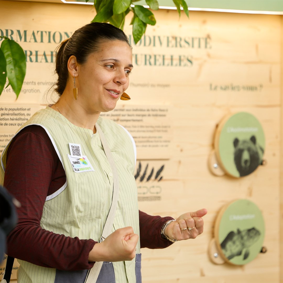 À la rencontre d’Alina Gainusa-Bogdan 🔍

Animée par une curiosité insatiable et une passion pour la nature, Alina a exploré des domaines aussi divers que l’océanographie, la modélisation climatique et l’impact des variations climatiques sur la production du cacao. 🌊🍫

Après