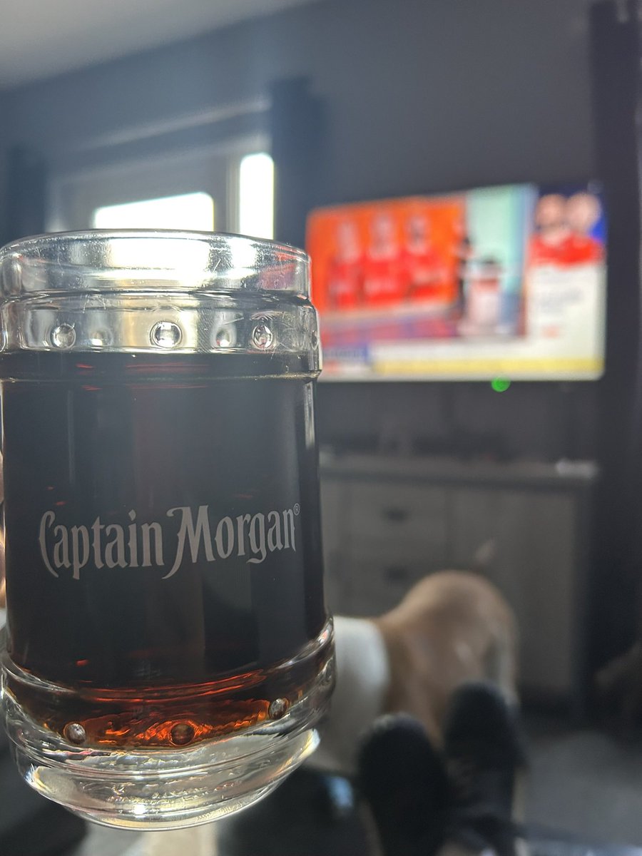 BMLSTHolder's tweet image. Well hello weekend! ⚒⚒😎 #RumTime