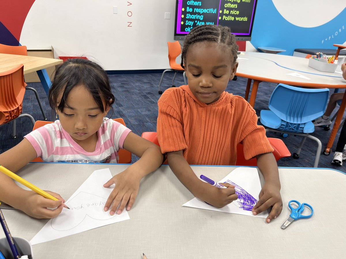 kmo7's tweet photo. Sanborn Tigers learned about kindness this week and made hearts showing ways to be kind 🩷🩵💜 @SanbornTigers @D15Schools  #LITinD15 https://t.co/F5Koa2Mvdq