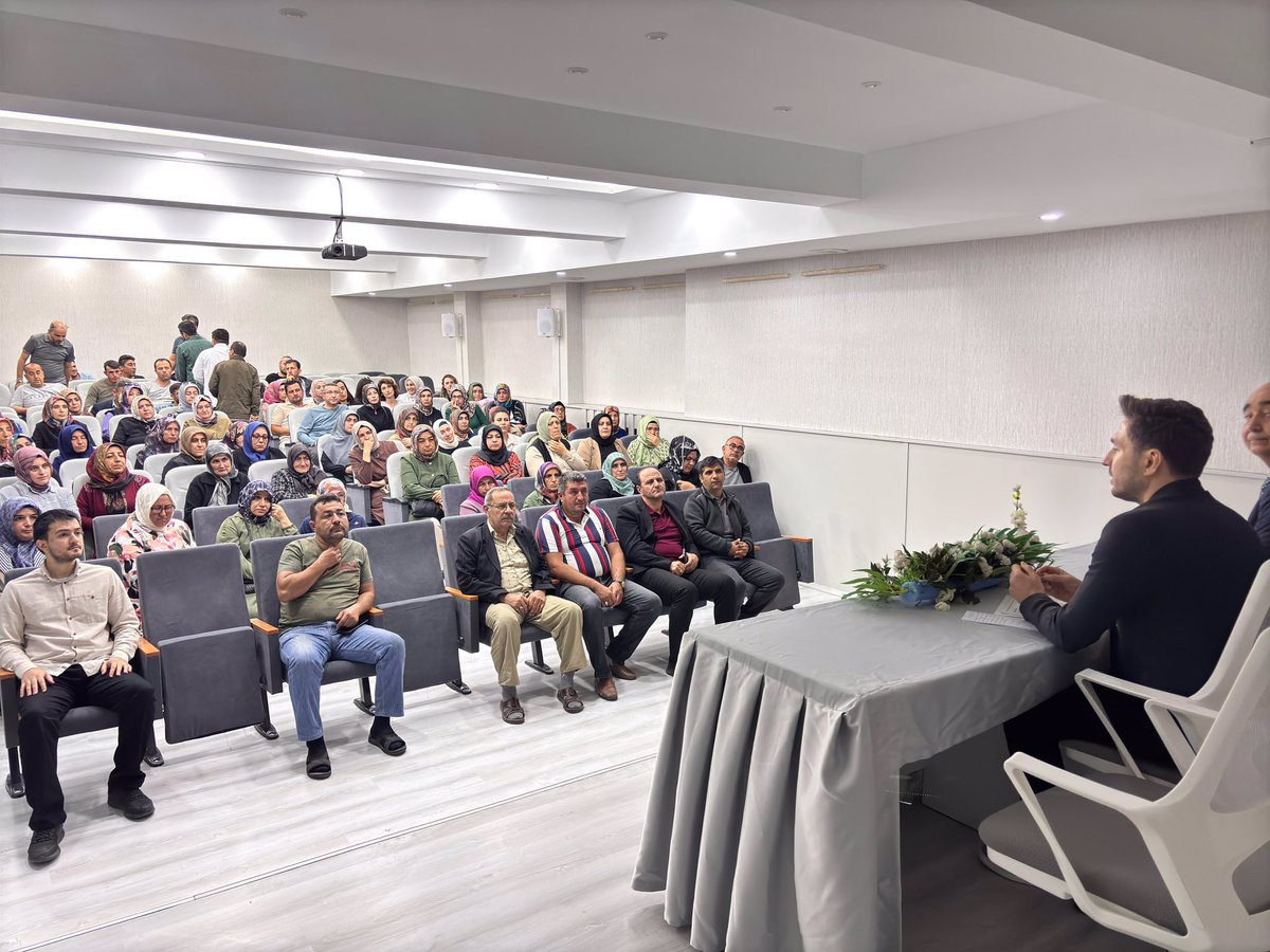 SMEEAL's tweet photo. 2024/2025 Eğitim-Öğretim Yılı Sarayönü Mehmet Emine Akdoğan Proje Anadolu Lisesi 1. Veli Toplantısı
Değerli velilerimize katılımları için teşekkür ederiz. @SarayonuMem https://t.co/LsbUgWjPX6