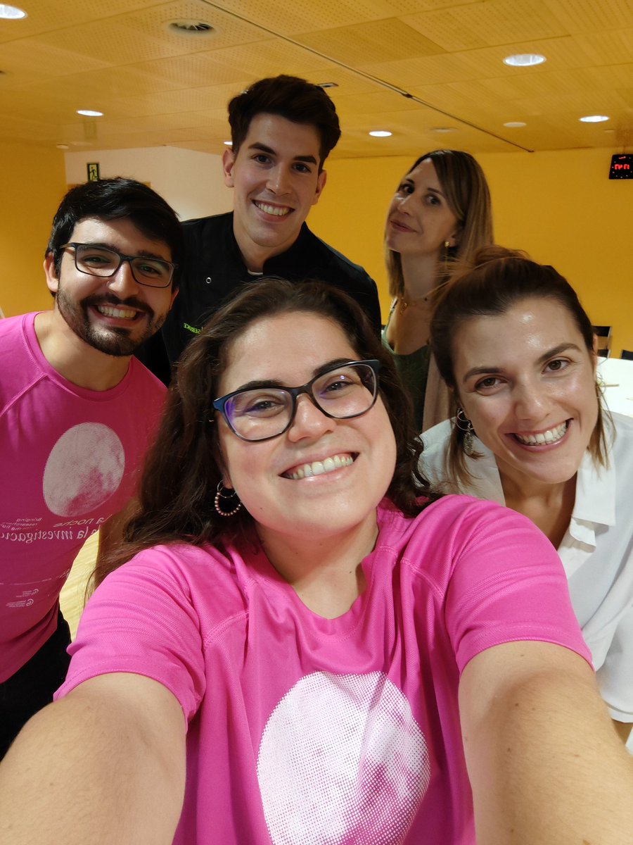 Us esperem al <a href="/CosmoCaixa/">Museo de la Ciencia CosmoCaixa</a>! En 10 minuts comencem! #NitRecerCat