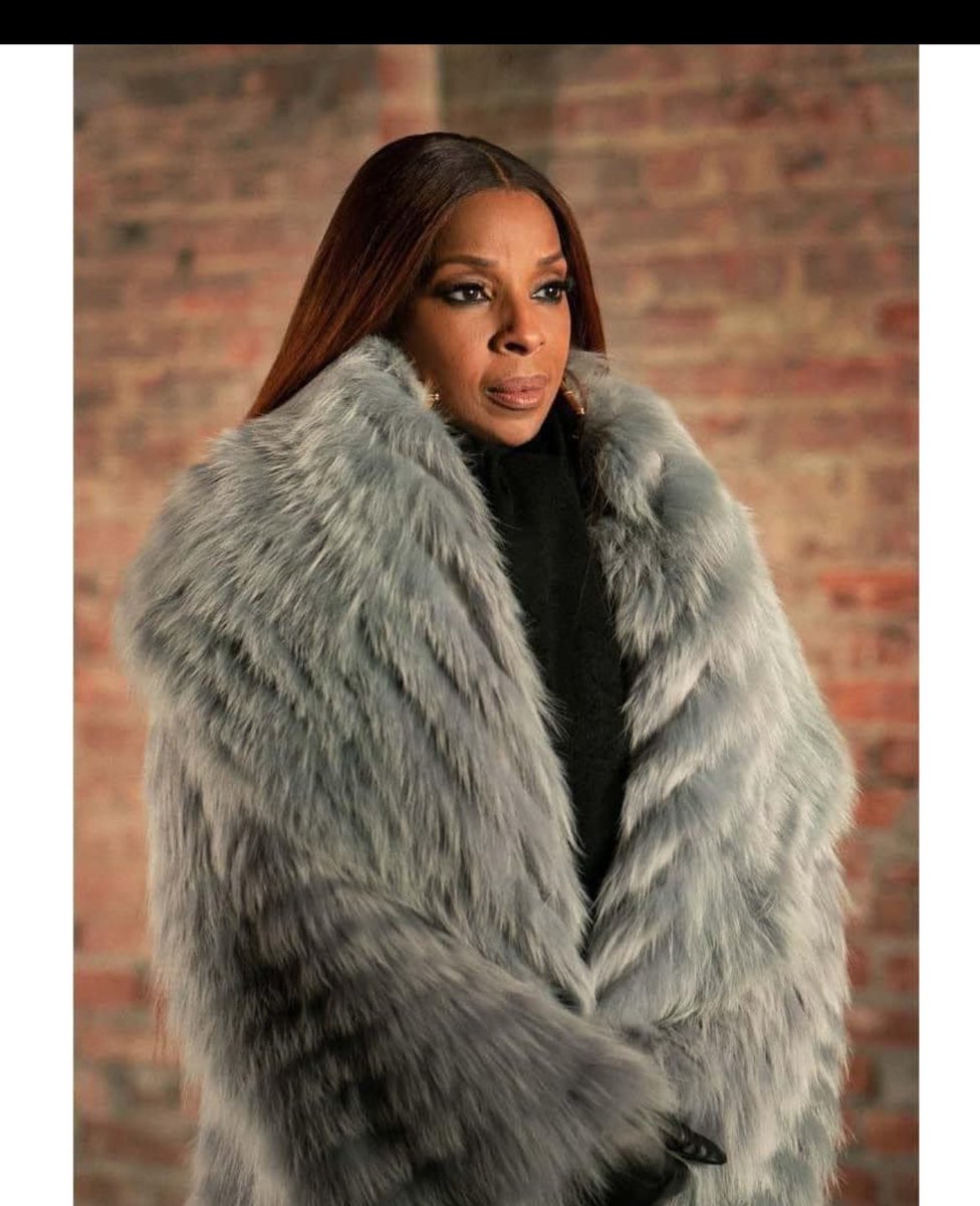stopwatchingdee's tweet photo. Y'all can say whatever you want about Monet's character, but one thing you can't say is that she dont be dripped out in every episode😤😤🔥💯‼️ #statz #PowerBook2 #PowerbookIIGhost https://t.co/kFNdQ9aWLE