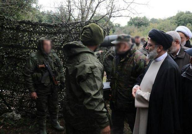 MehranRajaabi's tweet photo. بهمن ماه ۱۳۹۶ حضور شهید رئیسی در مرزهای لبنان و فلسطین اشغالی
تکیه‌گاه مقاومت بود مثل حاج قاسم https://t.co/uQl8uqmauQ