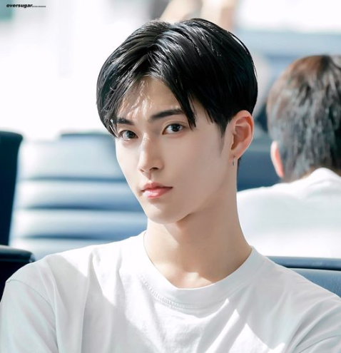AboutMusicYT's tweet photo. Happy 21st birthday to RIIZE's Seunghan! https://t.co/NTcHhj38Z3