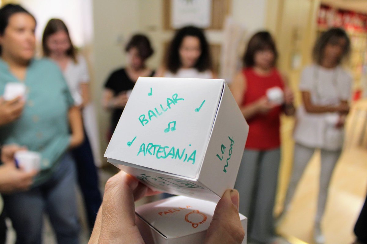 EscPratdelariba's tweet image. Segon curs al #ProgramaFAIG!

Compartim la lectura de l'àlbum il•lustrat #SOM i reflexionem al voltant dels projectes  i les activitats de llançament.

Som-hi! 🚀

#SOMfaig

#SOMescolapública
#SOMecosistemaeducatiu 

@cesirecat 
@educaciocat