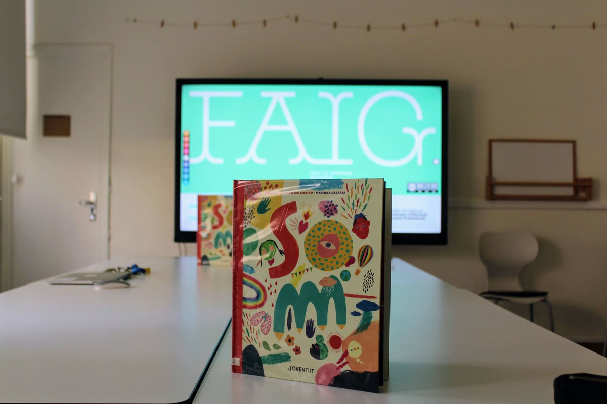 EscPratdelariba's tweet image. Segon curs al #ProgramaFAIG!

Compartim la lectura de l'àlbum il•lustrat #SOM i reflexionem al voltant dels projectes  i les activitats de llançament.

Som-hi! 🚀

#SOMfaig

#SOMescolapública
#SOMecosistemaeducatiu 

@cesirecat 
@educaciocat