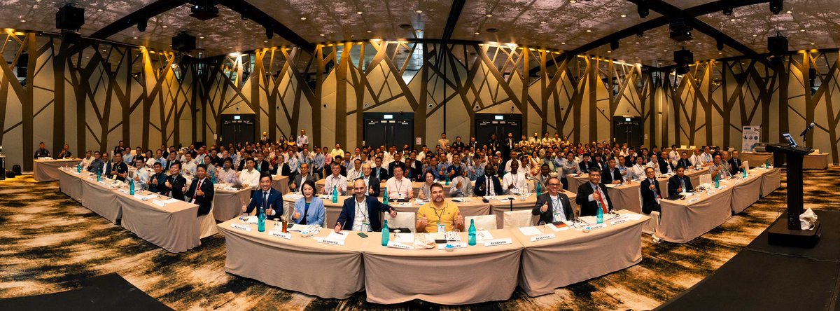 Aeroportast's tweet image. Cet evènement organisé par Changi airport (Aéroport de Singapore) a été une occasion pour de nombreux aéroports de partager leur savoir-faire en matière d’ingénierie technique et d’exploitation.

#AIAST #Aeroport #SOGEAC #Changi #evenement #chaussee #aeronautique #Guinee