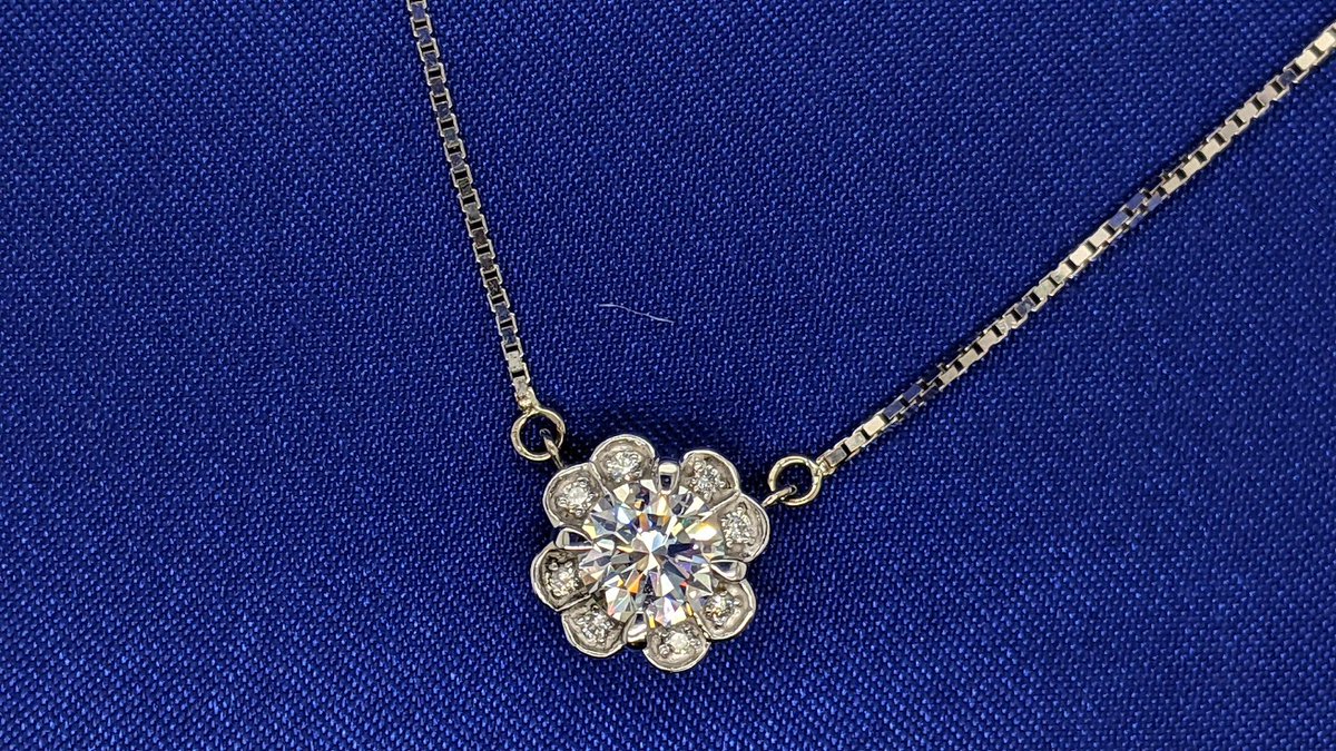 Hendricksonsfj's tweet image. Recycle your old jewelry at Hendrickson's Fine Jewelry. Turn broken or outdated pieces into something new and stunning. #JewelryRecycling #Upcycle #Hendricksons