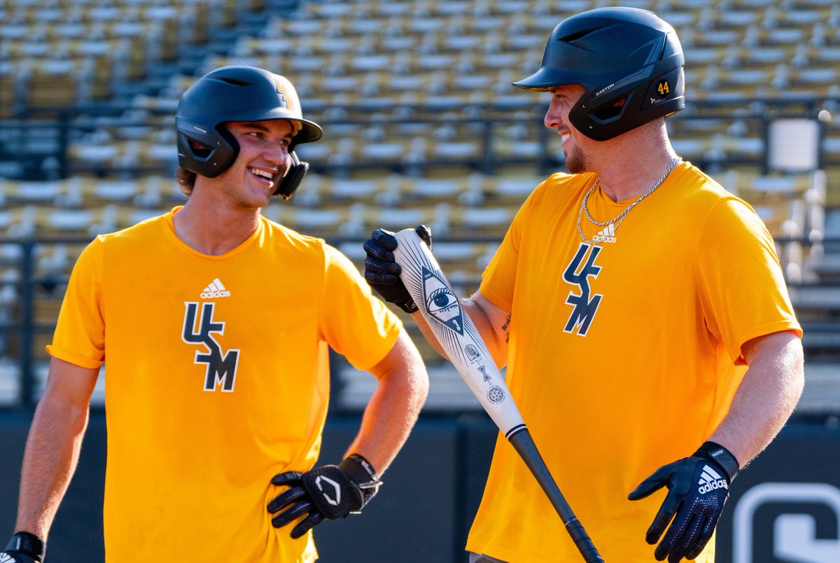 EastonBaseball's tweet image. All smiles now that college baseball is back in full swing 😊 

#TeamEaston