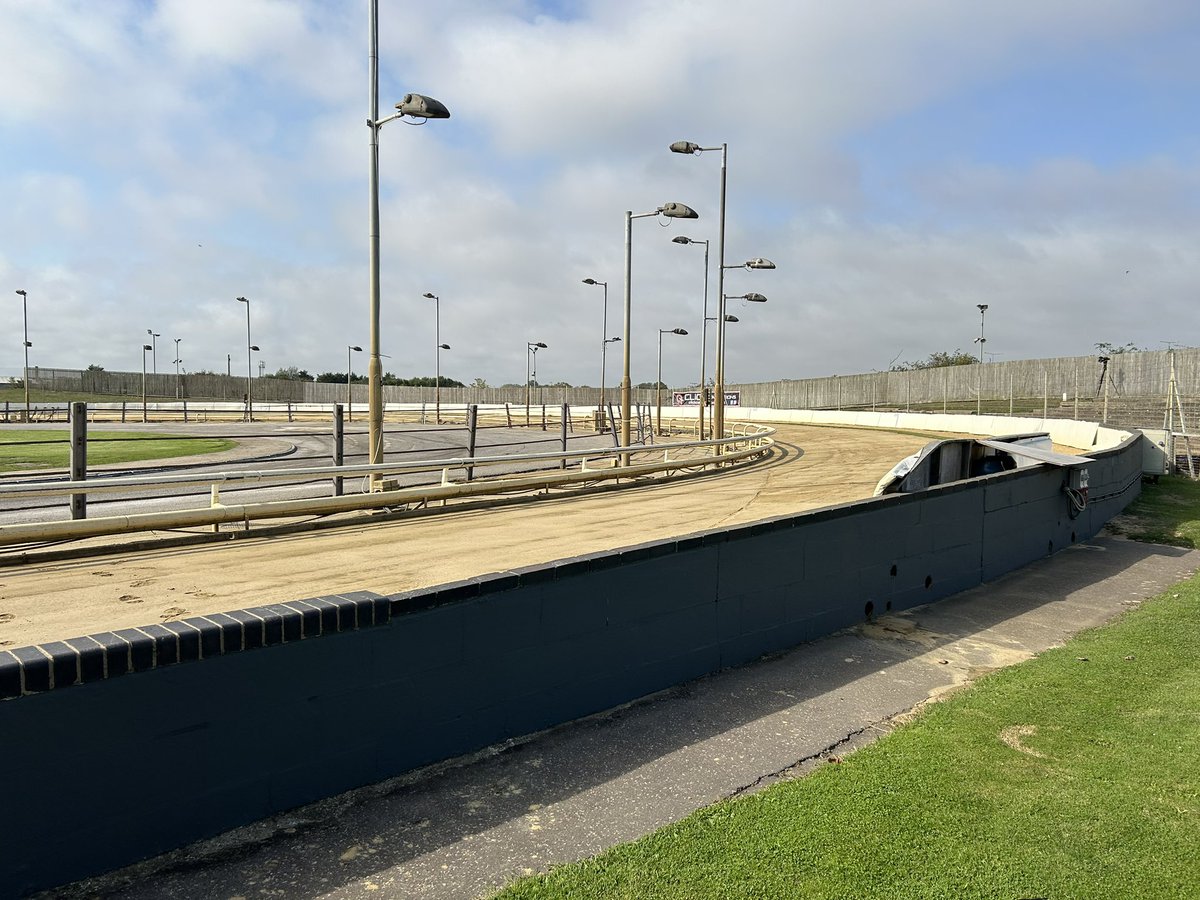 Project 4 Broadcast tweet media