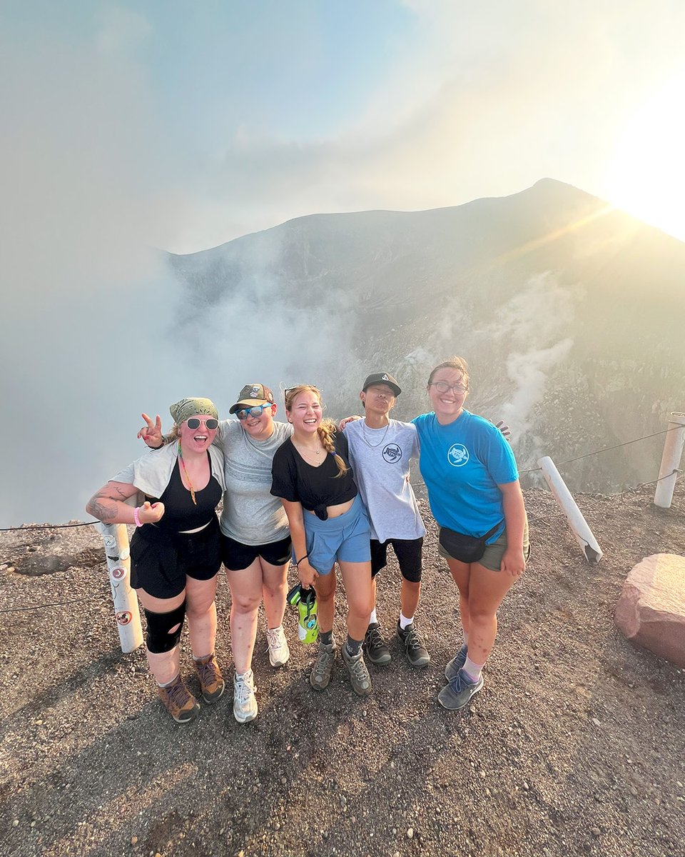 Underneath the stars, above the lava! There's nothing like camping on top of Telica, one of the several active volcanoes in Nicaragua.🌋 
.
.
#givevolunteers #give #givenicaragua #volcanocamping #underthestars #nature #adventure #adventuretravel #dreamtravel #travelfriends