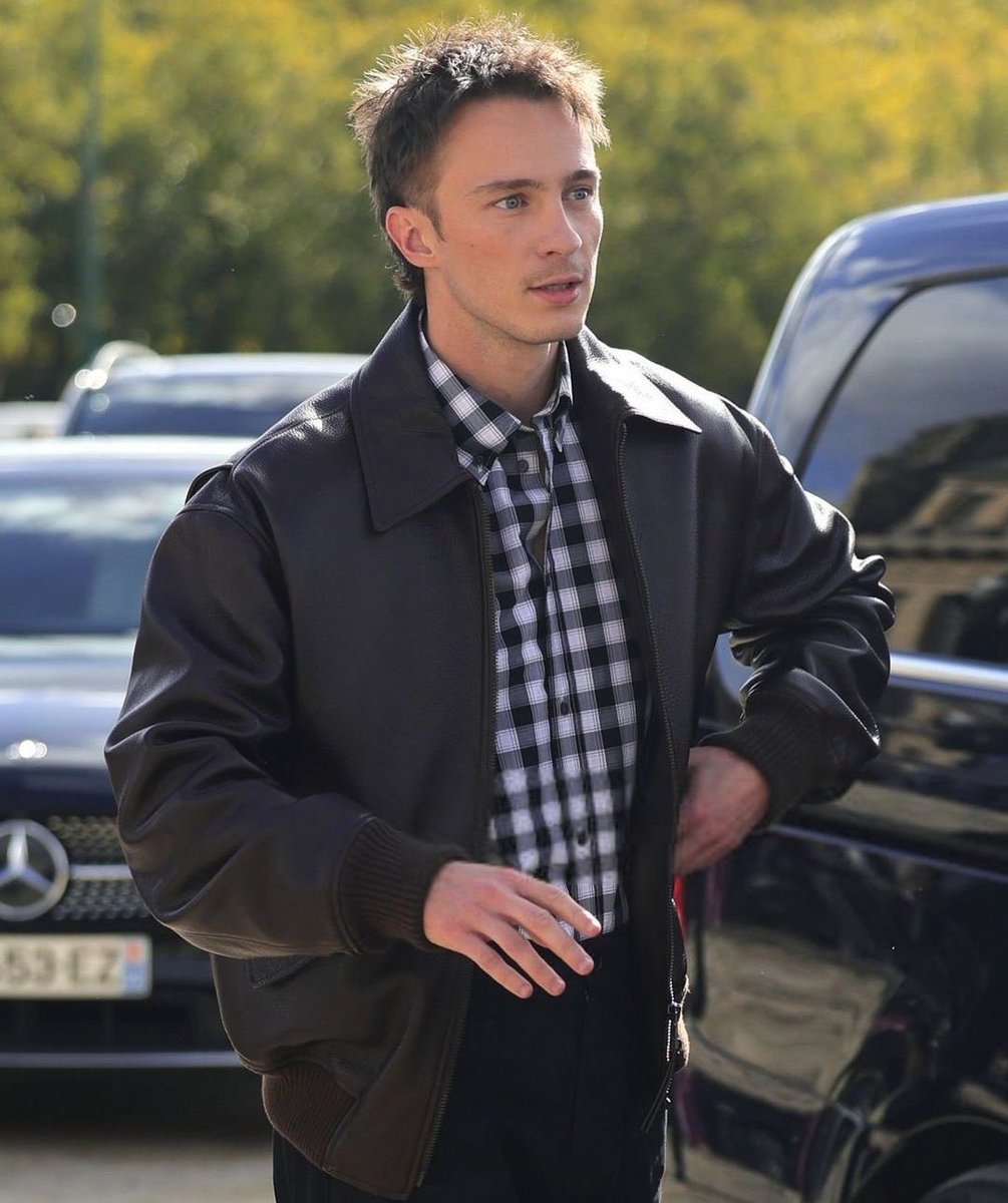 he actually looks so perfect