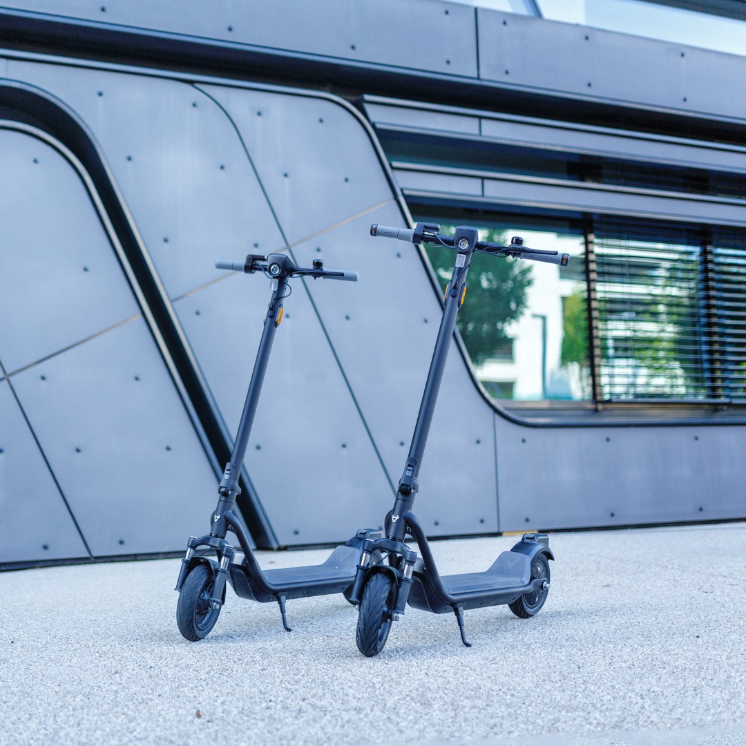 niumobility's tweet photo. Iconic design meets cutting-edge performance. The KQi 100 isn’t just a ride; it’s a statement. ⚡🛴

#niu #niumobilty #ev https://t.co/t847Ari87J