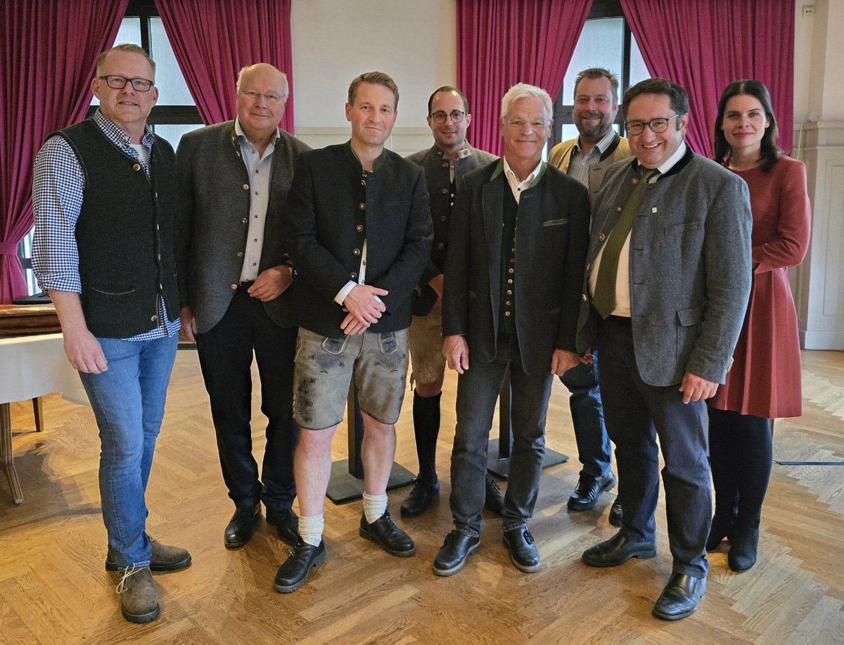 "Bayern ist Holzland Nummer 1 - wir bekennen uns zum Wertstoff Holz in allen Varianten" - Grußwort und Austausch beim "Dialogtag der Bayerischen Säge- und Holzindustrie" am Nockherberg. Kämpfen Seite an Seite mit Betroffenen gegen den Irrsinn der EUDR-Bürokratie. #EuerTobias