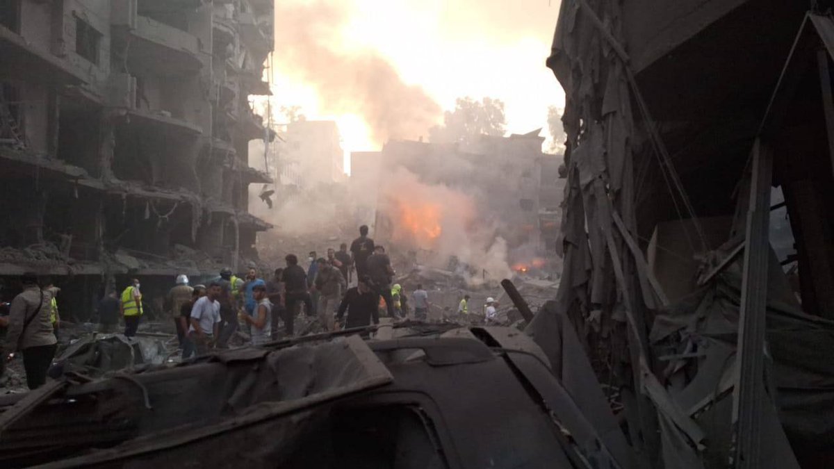 QudsNen's tweet photo. Breaking | Massive destruction was caused by the Israeli occupation bombardment of the southern suburbs of the Lebanese capital, Beirut.

According to Israeli media reports citing official military officials, 2,000-pound bunker-busting bombs were used in the bombing of the southern suburbs.