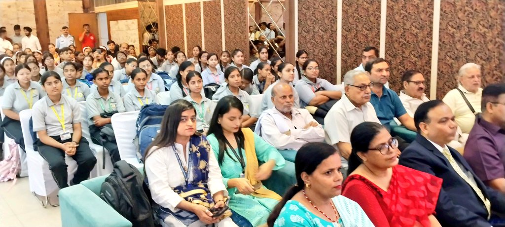 Divisional Commissioner Agra tweet media