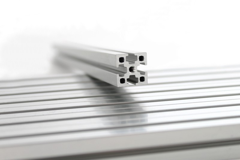 We now have 360mm MakerBeamXL-15x15mm clear anodised packed by 4 in stock (article no. 106018).
Think Build Enjoy