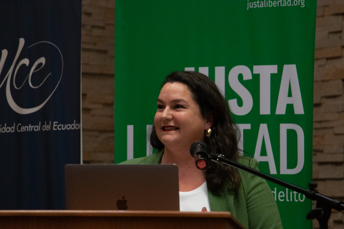 <a href="/Karyt130487/">Karina Tello Toral</a> @Lu_Berro <a href="/bhamlaw/">Birmingham Law</a> 💚 Lucía Berro concluye: "El derecho internacional de los derechos humanos establece el aborto como un derecho esencial. Su regulación debe ser prioritaria para garantizar la igualdad y no discriminación". ¡Gracias por esta valiosa perspectiva, @Lu_Berro! 🌿 #JustaLibertad