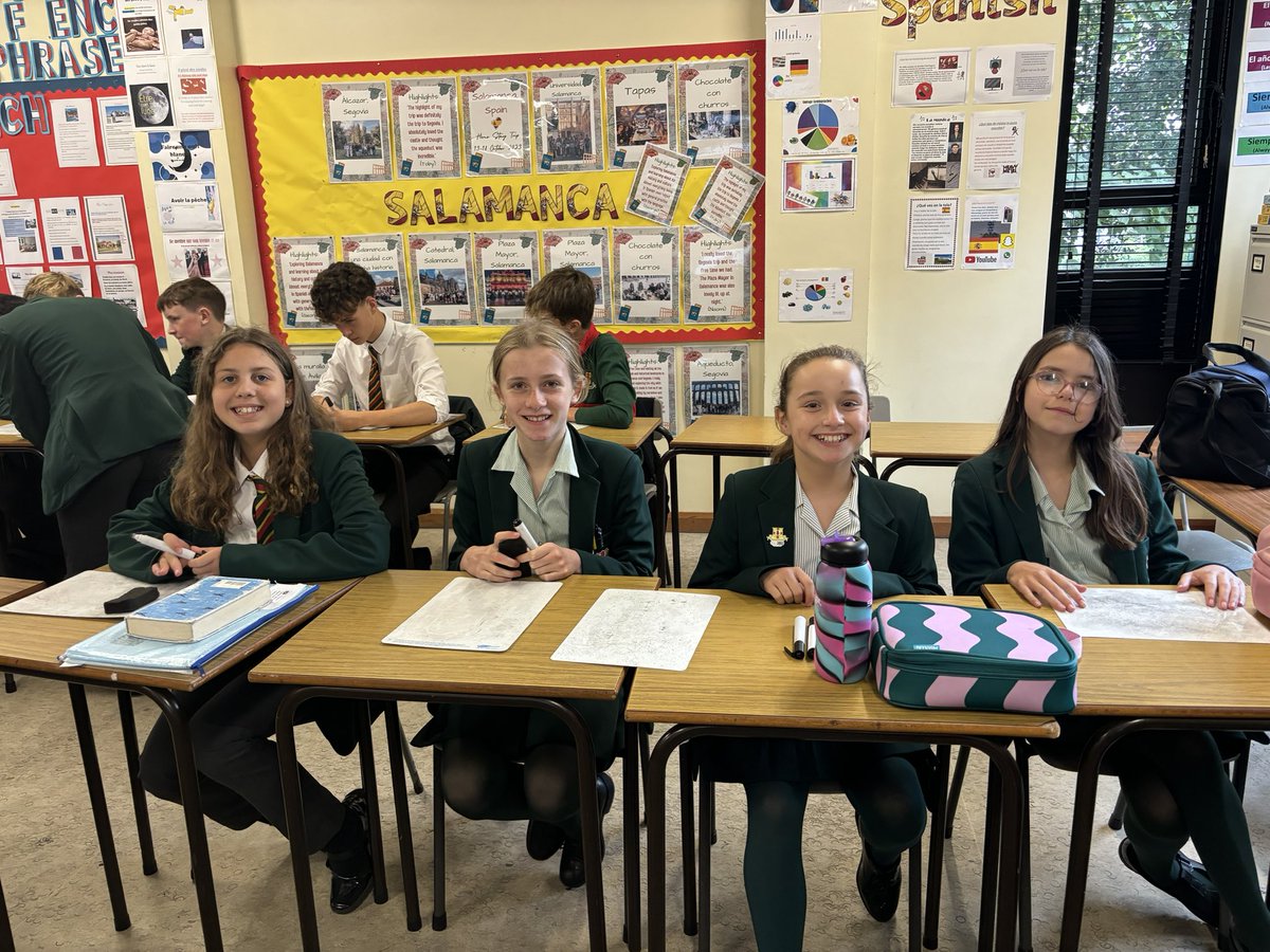 fslmfl's tweet photo. Junior pupils enjoyed being taught some new phrases in the languages that their peers speak this week. We had Urdu, Romanian and Cantonese to name but a few. Well done to all our volunteer teachers! 🤓 https://t.co/UtSdcxHqCX