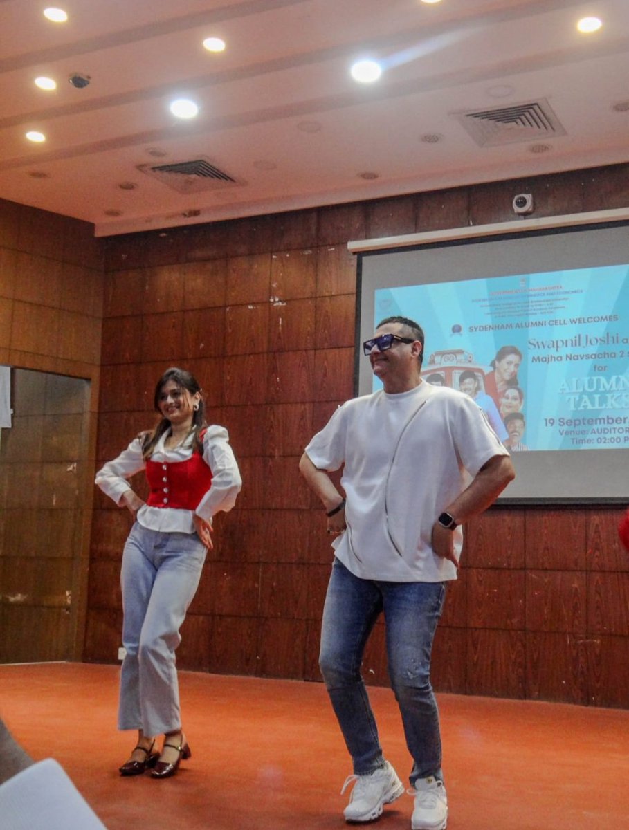 SydAlumniCell's tweet photo. Alumni Talks soared to new heights with our very own alumnus, Swapnil Joshi, and the talented cast of Navra Maza Navsacha 2!✨ 
Laughter, learning, &amp; nostalgia filled the air as they shared college memories, journeys, &amp; experiences!🫶

#Sydenhamcollege #Alumnicell #Alumnitalks https://t.co/IKdZ5LobpZ