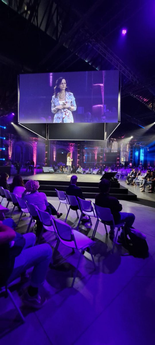 #Bias inconsapevoli sono radicati ovunque, persino nelle tecnologie. Come CEO abbiamo una responsabilità determinante nel creare spazi di ascolto e premiare il merito. Talento e #leadership non possono essere frenati da pregiudizi di genere. 💪

#ItalianTechWeek #ITW24 <a href="/ValoreD/">Valore D</a>