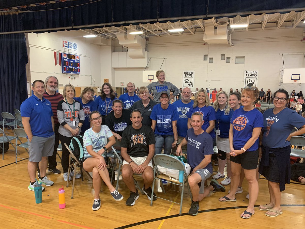PCSDhillside's tweet image. Our staff had another “Staff Takeover” in support of our volleyball team this week!  We enjoyed cheering the 7th and 8th grade volleyball teams on! #pcsd #parmaproud #hillside