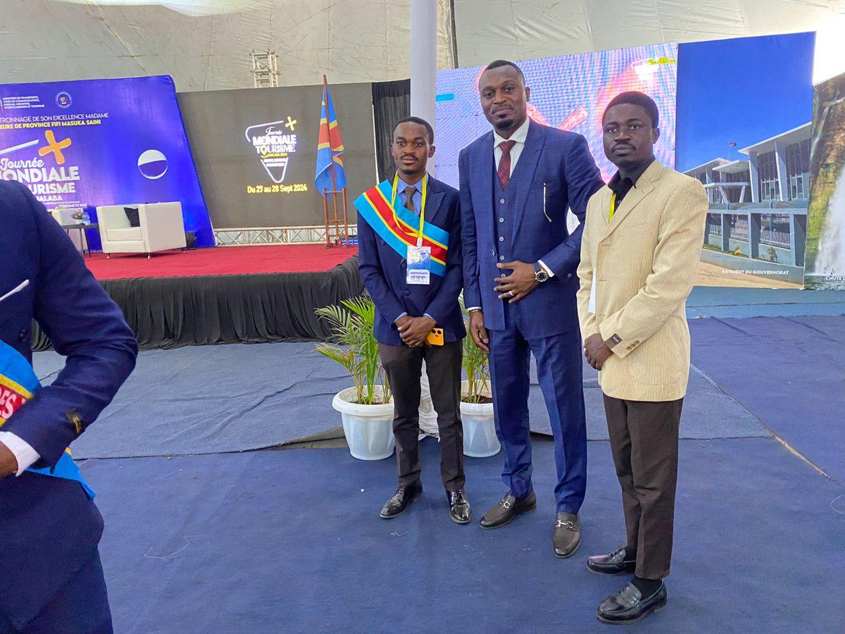 Nous avons célébré en ce jour,la J.M du Tourisme au centre Hewa Bora de Kzi/Lualaba aux côtés de l'Excellence Jeffrey Masuka Saini, Min.Prov des Transports, Voies de communication,Industrie, Hydrocarbures et Tourisme. Un honneur de représenter le Parlement des Jeunes de Dilala.