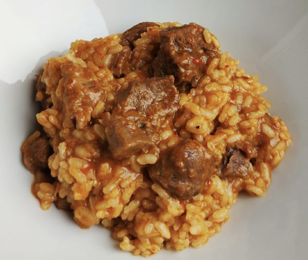 Ya estamos con la VIII Ruta de la tapa de Espartinas y este domingo ad+ montamos de nuevo el castillo hinchable y pondremos un arroz de carrillada ya sabéis reservas al 615886755