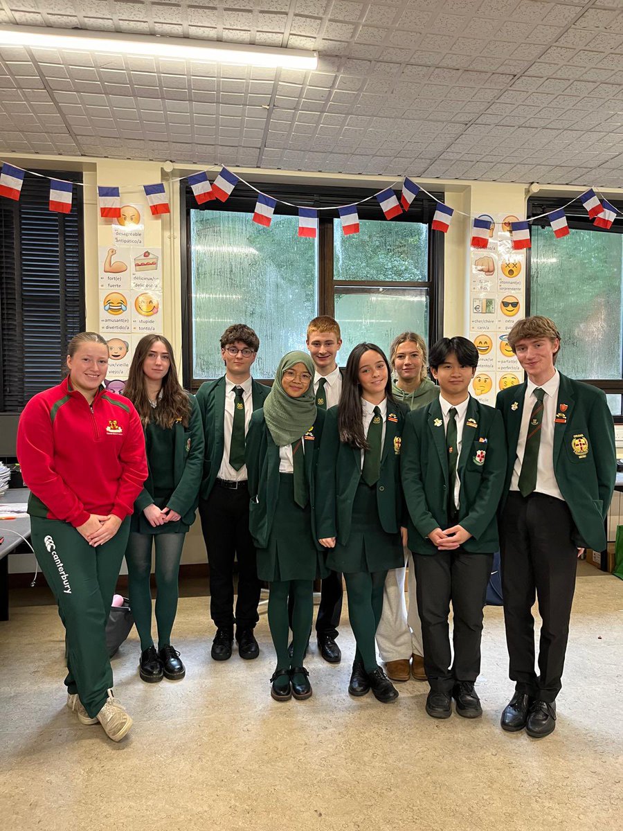 fslmfl's tweet photo. A huge thank you to our wonderful Language Ambassadors for all your help this week! 🇫🇷🇪🇸🇩🇪 https://t.co/5R6SjZ3amk