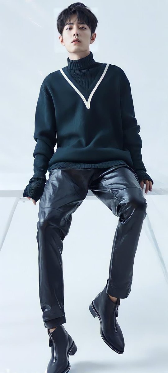 LindaLe37964383's tweet photo. Some of my earliest pics I saved of Xiao Zhan. I’m so happy that this artist debuted 8 years ago! He has gone from youthful optimism to mature artistry in these 8 years. His struggles, his glory chronicled these past 8 years have given us an incredible story of triumph! Cr in pics XIAO ZHAN 8th DEBUT ANNIVERSARY #XiaoZhan8thYrDebut #8YearsWithXiaoZhan