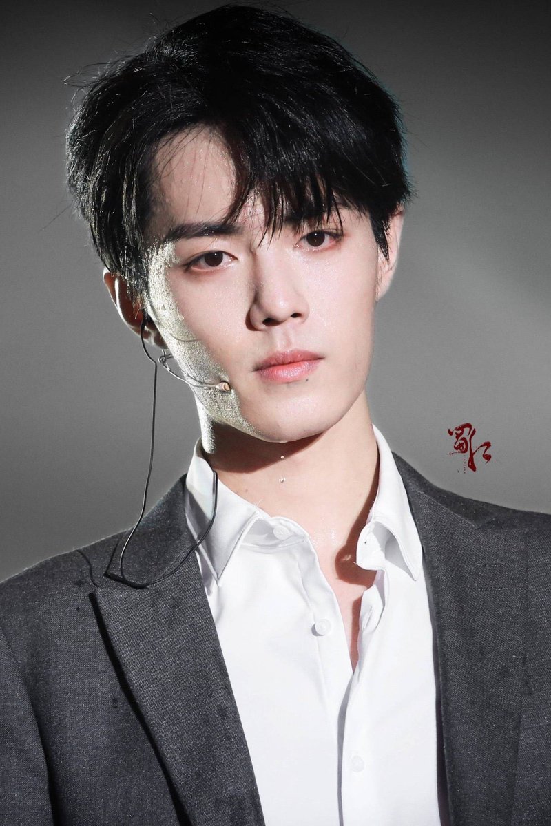 LindaLe37964383's tweet photo. Some of my earliest pics I saved of Xiao Zhan. I’m so happy that this artist debuted 8 years ago! He has gone from youthful optimism to mature artistry in these 8 years. His struggles, his glory chronicled these past 8 years have given us an incredible story of triumph! Cr in pics XIAO ZHAN 8th DEBUT ANNIVERSARY #XiaoZhan8thYrDebut #8YearsWithXiaoZhan