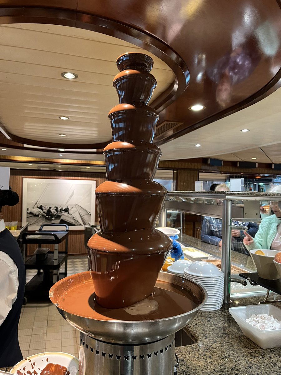 knicknack1's tweet photo. Food was great and we were pampered. Thank you @RoyalCaribbean https://t.co/qMS0PuD0FF