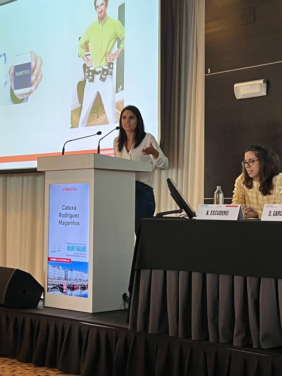 NefroChuac's tweet photo. Hoy en la reunión de Insuficiencia Cardíaca, la Dra. Magariños revisa la utilidad de la diálisis domiciliaria en el sindrome cardiorrenal #ACorunaHF  @SOGACAR_ @MG_Crespo_Leiro https://t.co/MURrTzaNKT