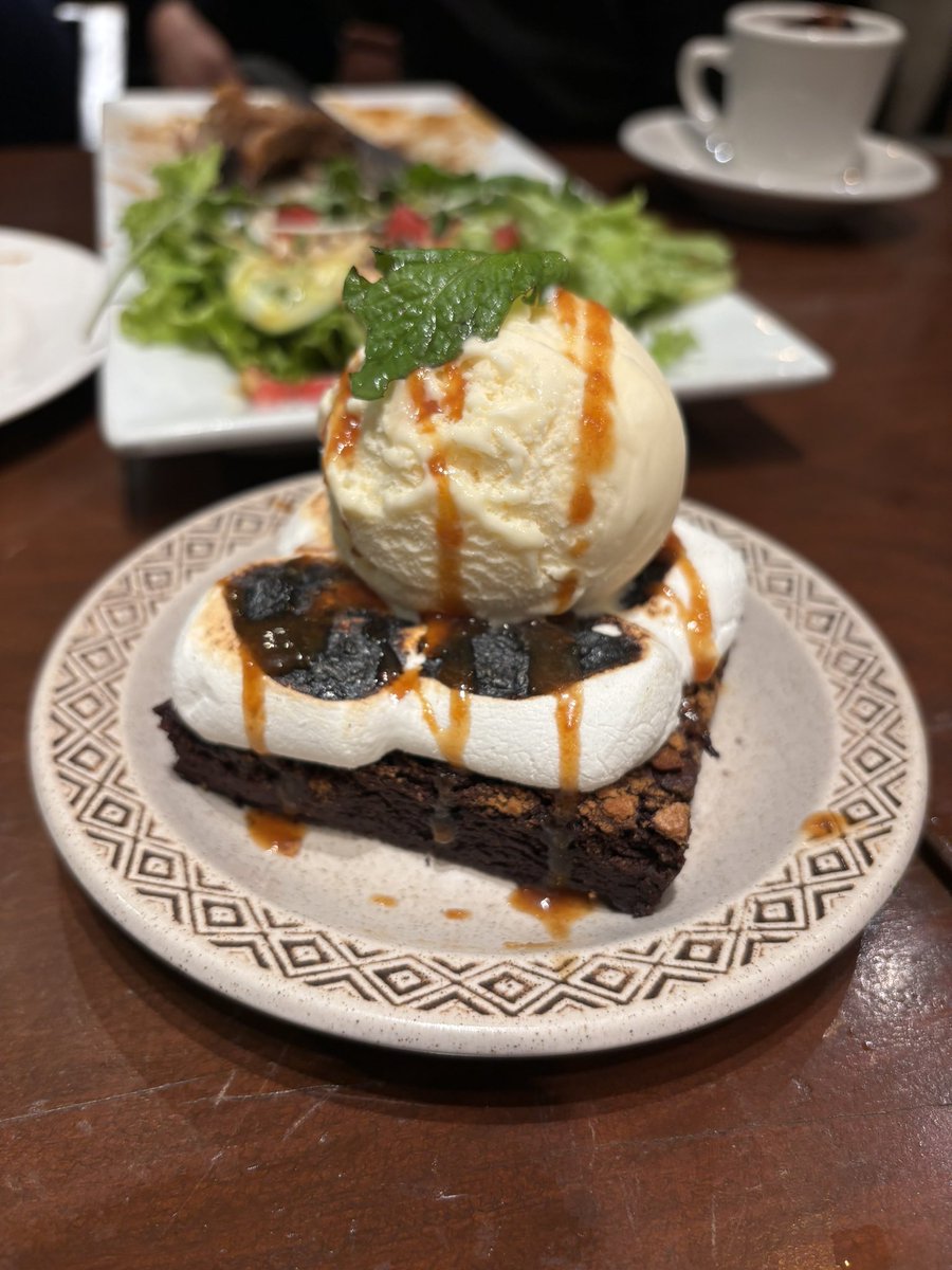 jwillard_22's tweet photo. Midterm week na sa Law School, nagsponti Baguio pa kayo just to make lamon. 😂

Aral aral din Boiii. 😭⚖️📚

📍 Canto, Baguio City https://t.co/3s28s6nrLb