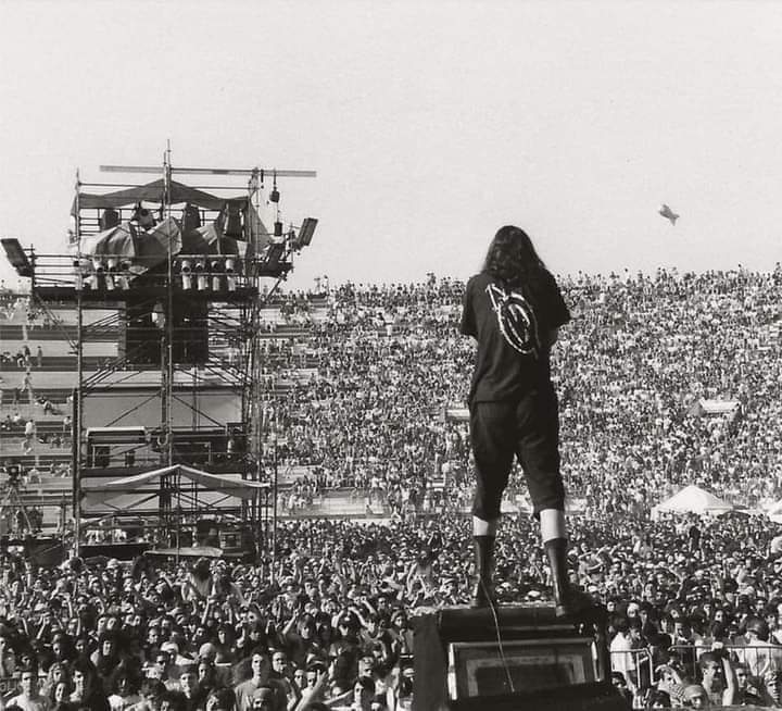 Miguelf1975's tweet photo. Chris Cornell, Estadio de Alvalade em 1992, bons tempos... https://t.co/fN0TFnOJgK