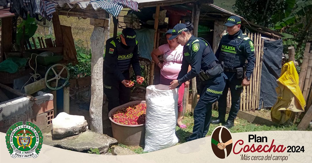 PoliciaStander's tweet photo. Con nuestro nuevo modelo del servicio de policía orientados a las personas y los territorios, acompañamos a los caficultores del municipio de #Ocamonte, fortaleciendo la seguridad y tranquilidad en este #PlanCosecha https://t.co/z6uk5kbw8V