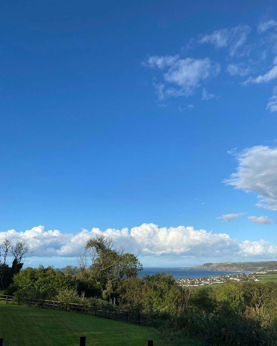 PFoshAuctions's tweet photo. Lot 34: Penrallt Cottages, Cardigan

Full info 👉 https://t.co/5hHFclvmnq

This charming, 2 bedroom holiday cottage is nestled within the grounds of the Penallt Hotel. Enjoy modern amenities, stunning views, and easy access to Aberporth's beaches and Cardigan's attractions. https://t.co/x7y3phsCGx