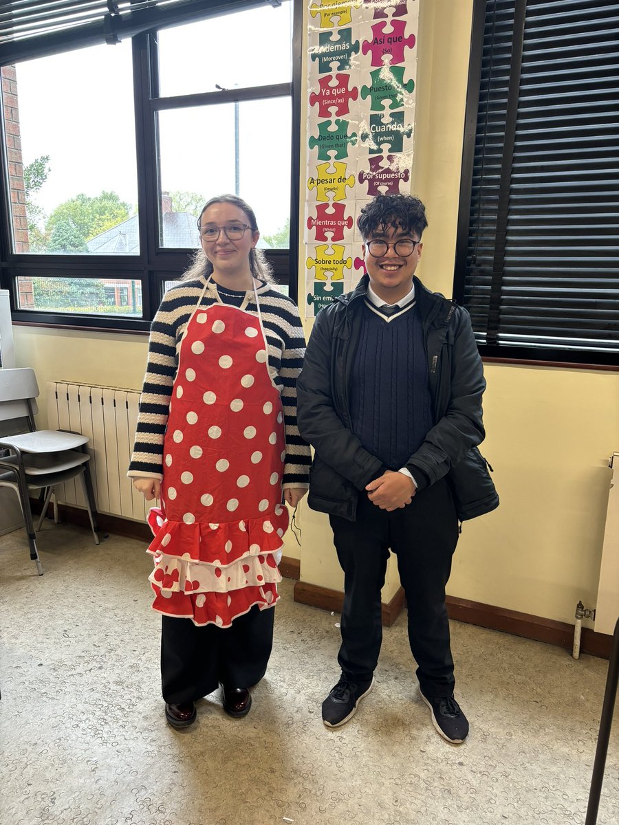 fslmfl's tweet photo. It was great to have PGCE students, Michael Ganacias and Grace McCrea, with us on Thursday for European Day of Languages. Thanks for your help with Food Fest! 
@NICILT @QUBSSESW https://t.co/ITw6G1V1HK