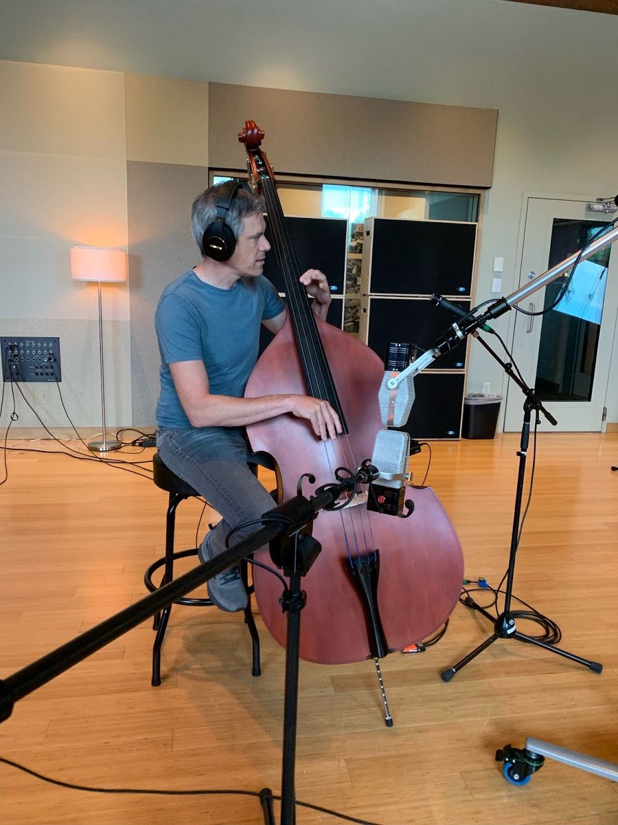 ribbonmics's tweet photo. Nothing captures the rich lows of an upright bass like the AEA R44 Big Ribbons. 🎶 Geoff Hazelrigg relies on it to deliver that legendary, warm sound every time.
#AEAR44 #R44Series #AEARibbonMics #RibbonMics https://t.co/RzPTcvf1d5