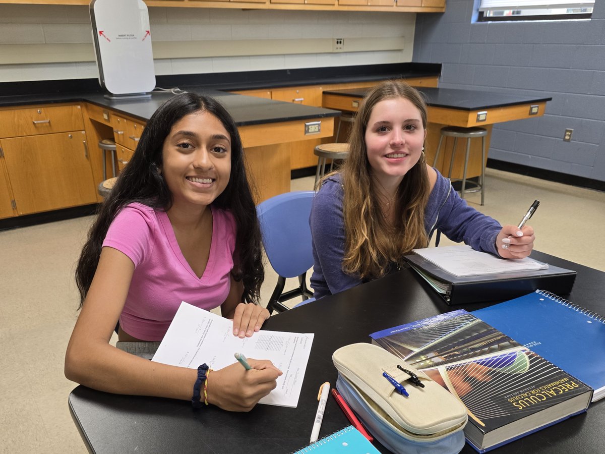 NHREC_GSST's tweet photo. The students, armed with curiosity, gathered in the classroom to master graph transformations—shifting, stretching, and reflecting graphs into visual masterpieces of mathematical elegance.
#BoldlyGoing #LeadBoldlsentation #WeAreNewHorizons #GSST
@NHREC_VA https://t.co/9MnwbkGEgt