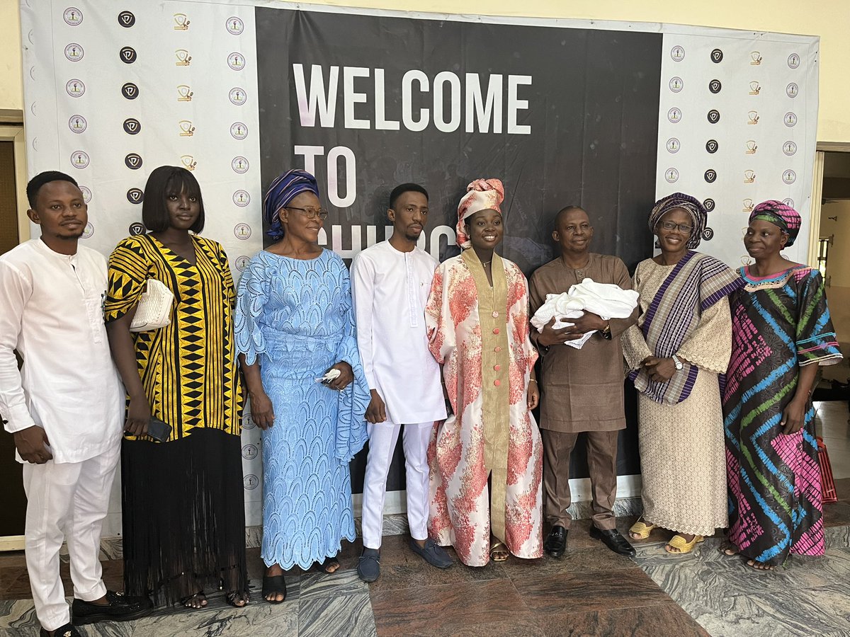 Praise Akande (@praizapt) on Twitter photo 